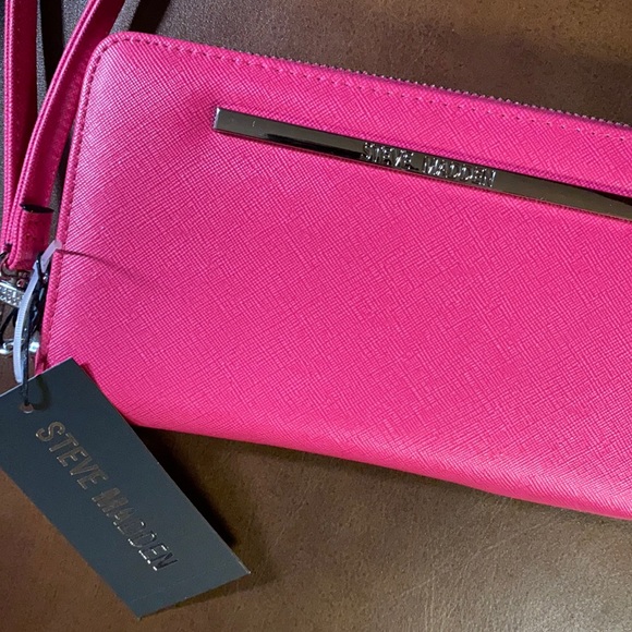 Hot Pink Steve Madden Wallet Clutch - Picture 1 of 10